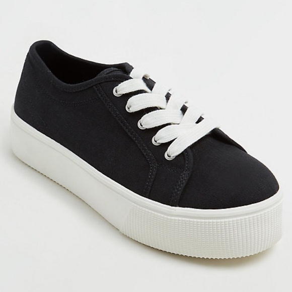 black and blue converse